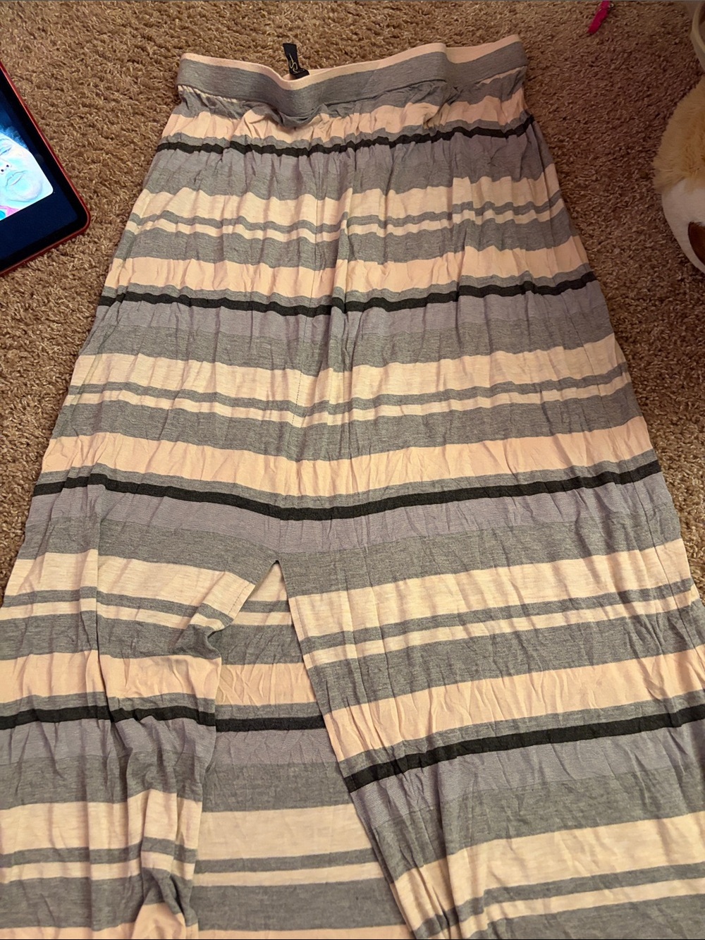 Jessica Simpson Cream and Gray Striped Maxi Skirt